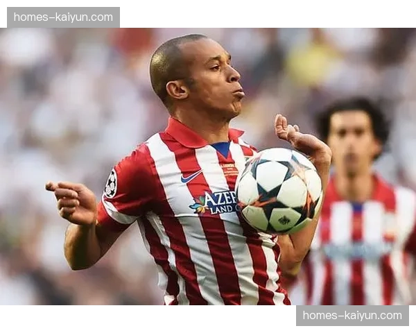 米兰达西海岸3次解围多次对抗，后卫一对一防守能力突出